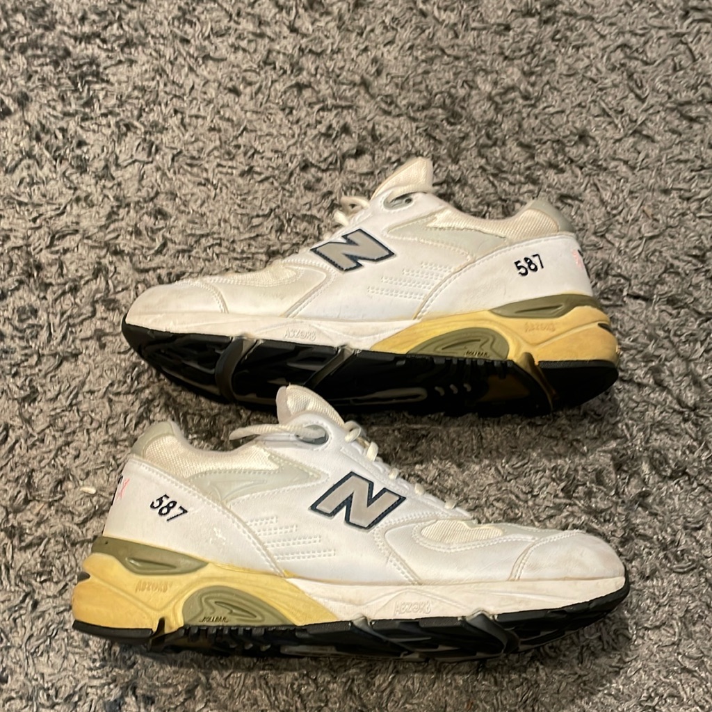 New Balance 587